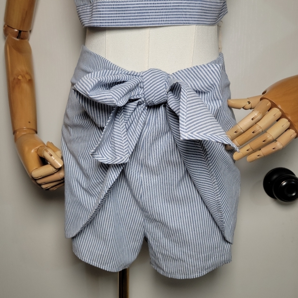 L’atiste by Amy Pinstripe Two-Piece Set Summer Beach Set Size Medium - Picture 2 of 15